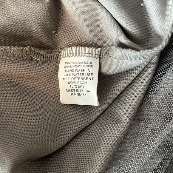 RAGA Anthropologie Velvet Midi Skirt w/Pearl Detail & Tulle Overlay Gray Size 1X - Picture 3 of 9